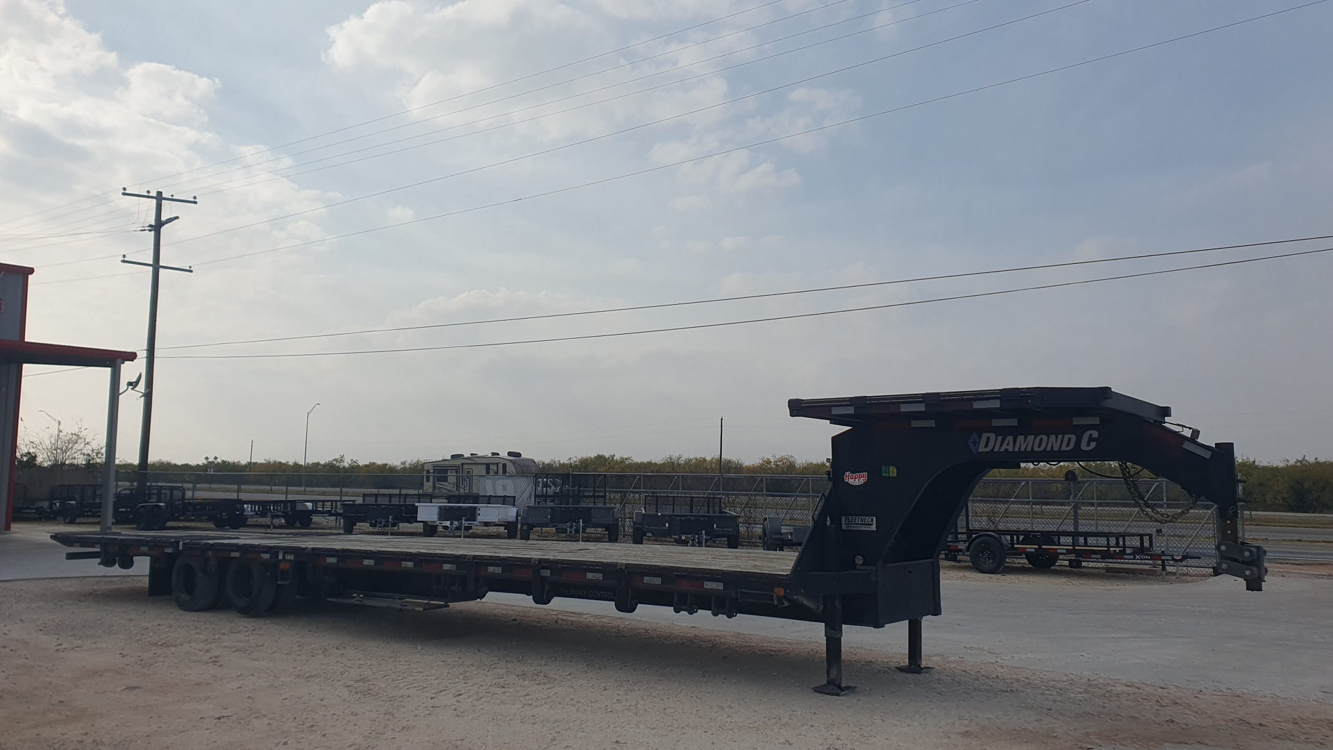 Used 2020 Diamond C 102"x40' GN Flatbed w/ Hyd. Dovetail
