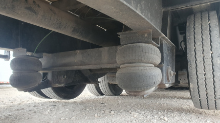 Used 2020 Diamond C 102"x40' GN Flatbed w/ Hyd. Dovetail