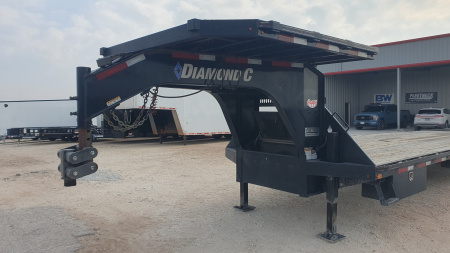 Used 2020 Diamond C 102"x40' GN Flatbed w/ Hyd. Dovetail