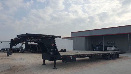 Used 2020 Diamond C 102"x40' GN Flatbed w/ Hyd. Dovetail