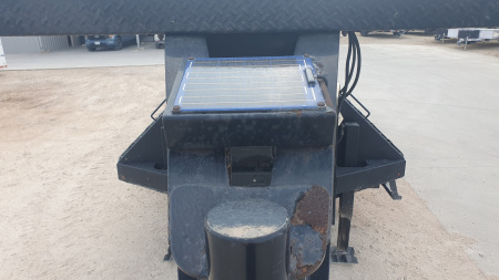 Used 2020 Diamond C 102"x40' GN Flatbed w/ Hyd. Dovetail