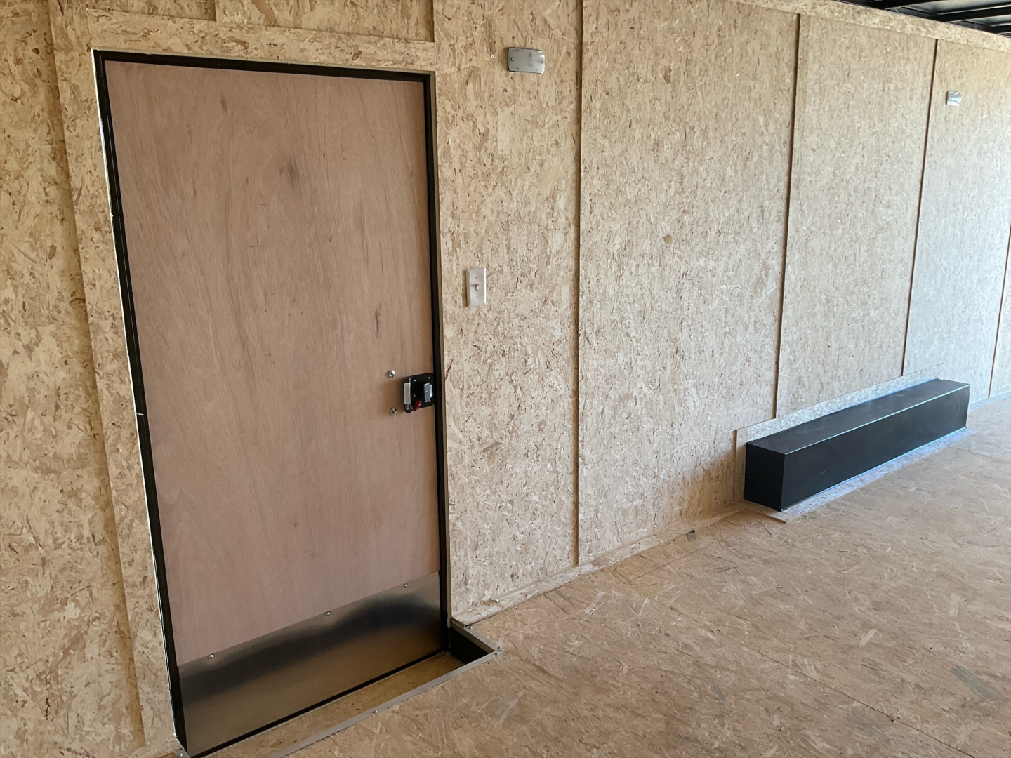 New 2026 Look 8.5x24' Enclosed Cargo Trailer - ST DLX