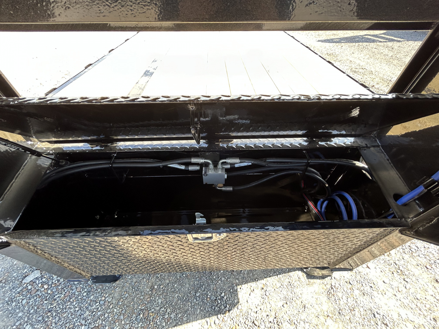 New 2026 Load Trail Hydraulic Dovetail Gooseneck Trailer | 102" x 32' 25.9K GVWR