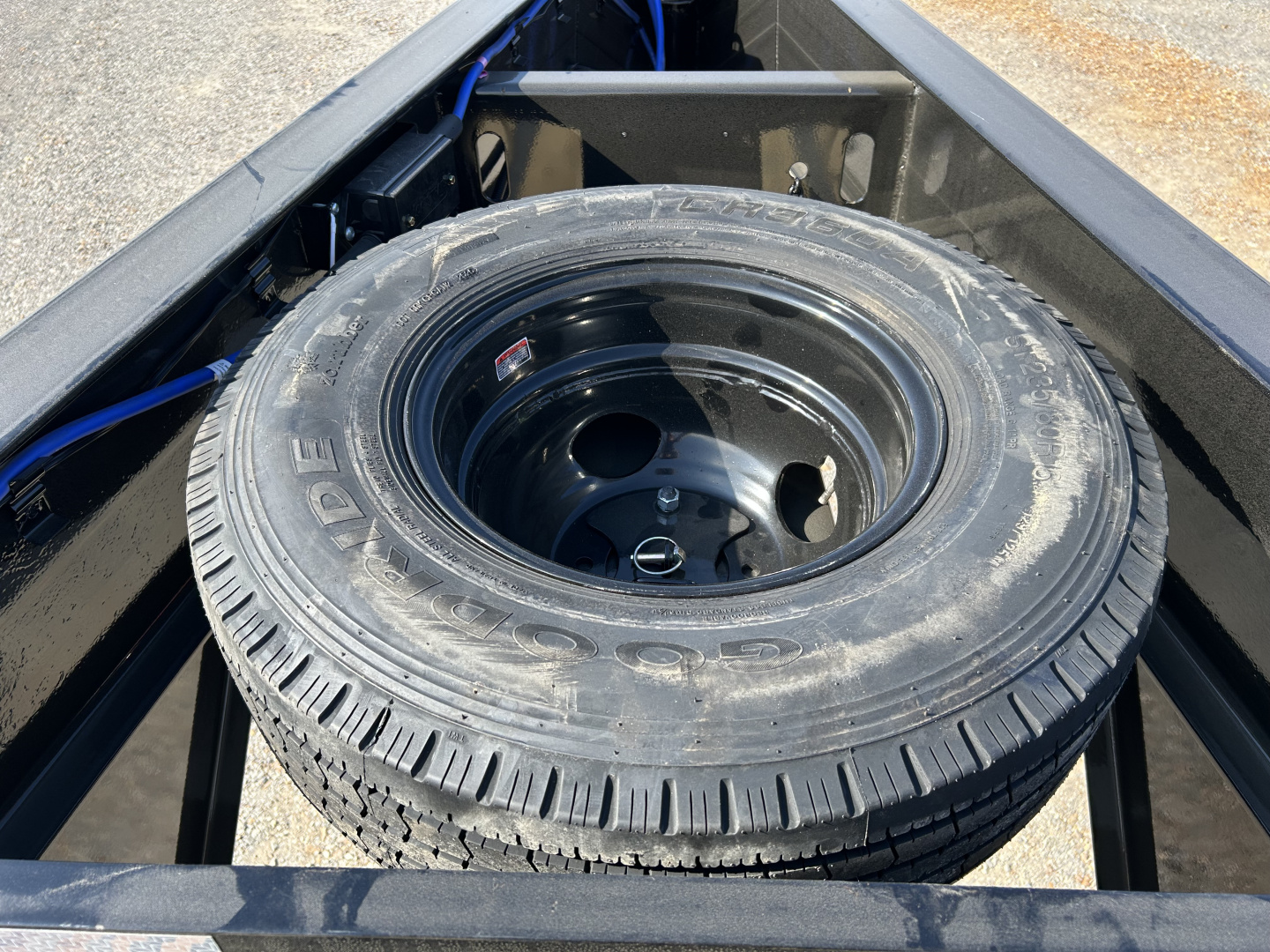 New 2026 Load Trail Hydraulic Dovetail Gooseneck Trailer | 102" x 32' 25.9K GVWR