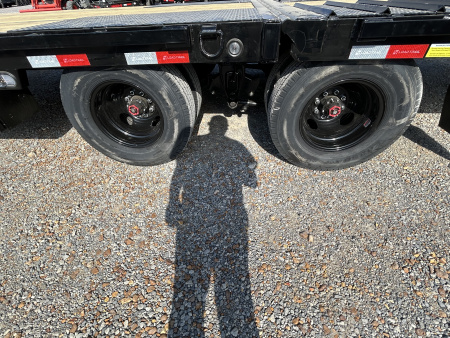 New 2026 Load Trail Hydraulic Dovetail Gooseneck Trailer | 102" x 32' 25.9K GVWR