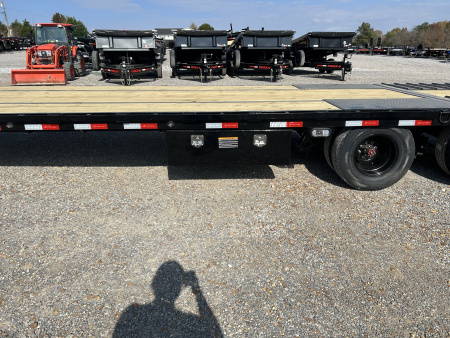 New 2026 Load Trail Hydraulic Dovetail Gooseneck Trailer | 102" x 32' 25.9K GVWR