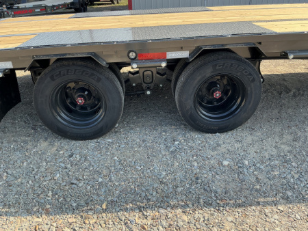 New 2026 MAXX-D 102”x40’ Engineered GN Flatbed – 40K LHX