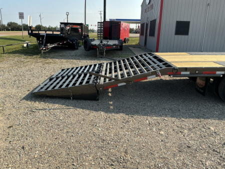 New 2026 MAXX-D 102”x40’ Engineered GN Flatbed – 40K LHX