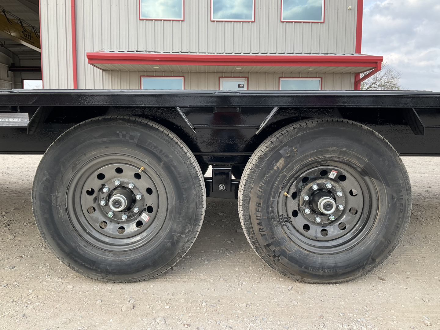 New 2026 PJ 102"x36' GN Low-Pro Flatbed w/ Singles - LS