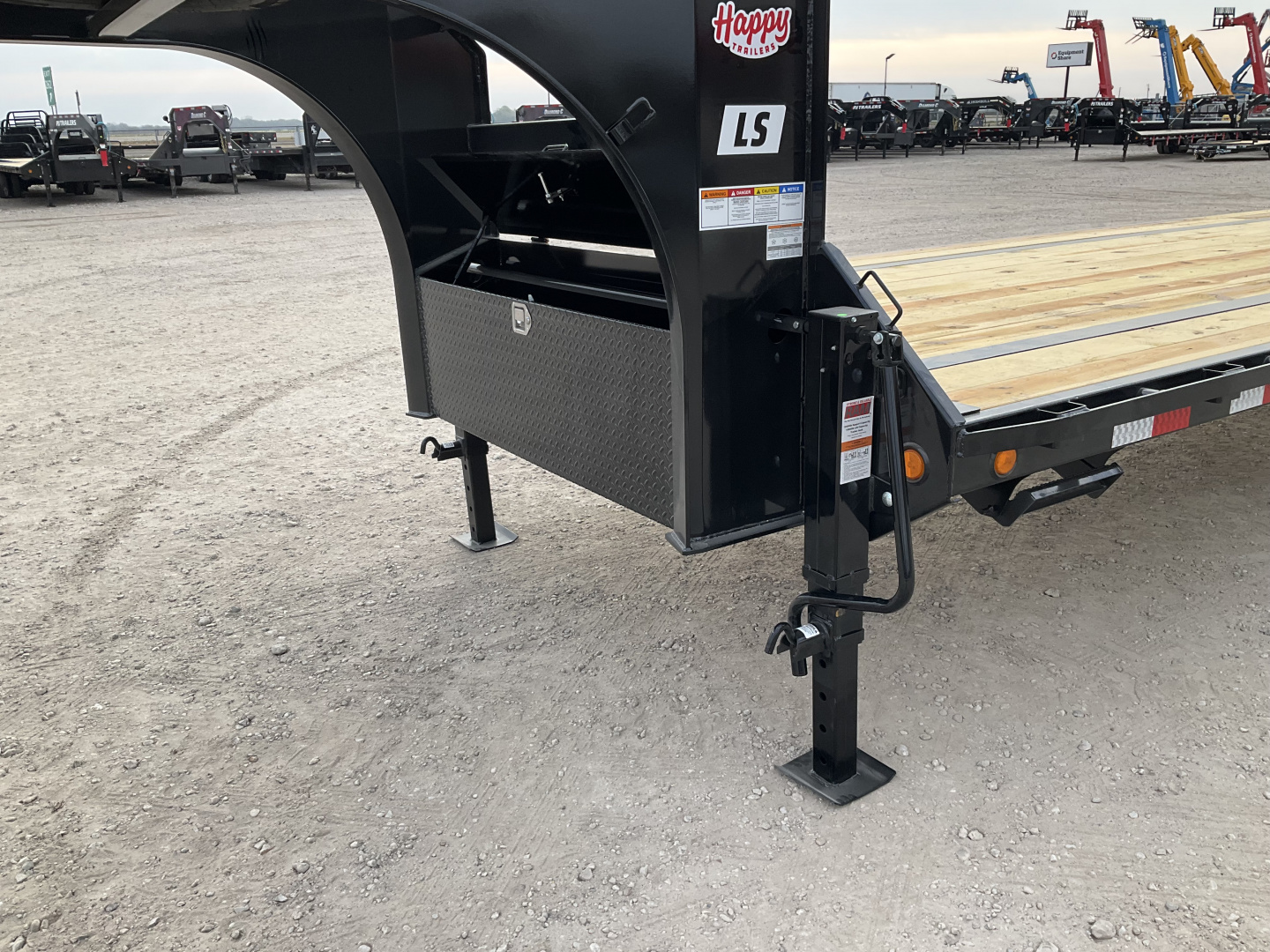 New 2026 PJ 102"x36' GN Low-Pro Flatbed w/ Singles - LS