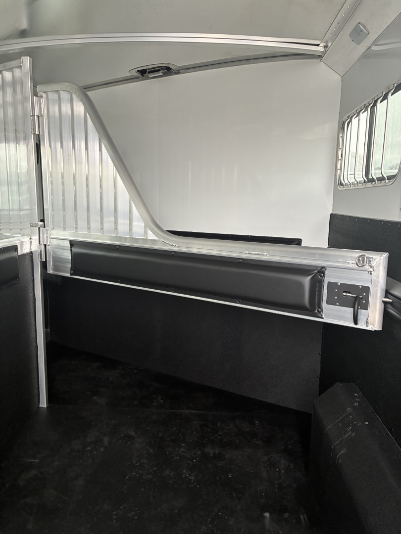 New 2027 4-Star 3H BP with Mangers Horse Trailer