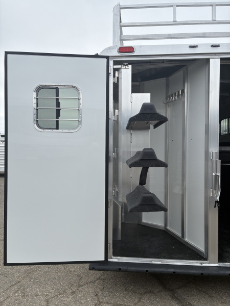 New 2027 4-Star 3H BP with Mangers Horse Trailer