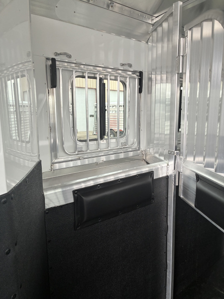 New 2027 4-Star 3H BP with Mangers Horse Trailer