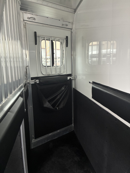 New 2027 4-Star 3H BP with Mangers Horse Trailer