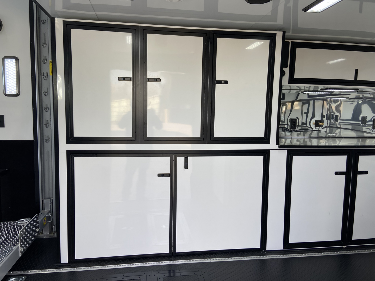 Used 2025 United 3 Car Stacker 34'