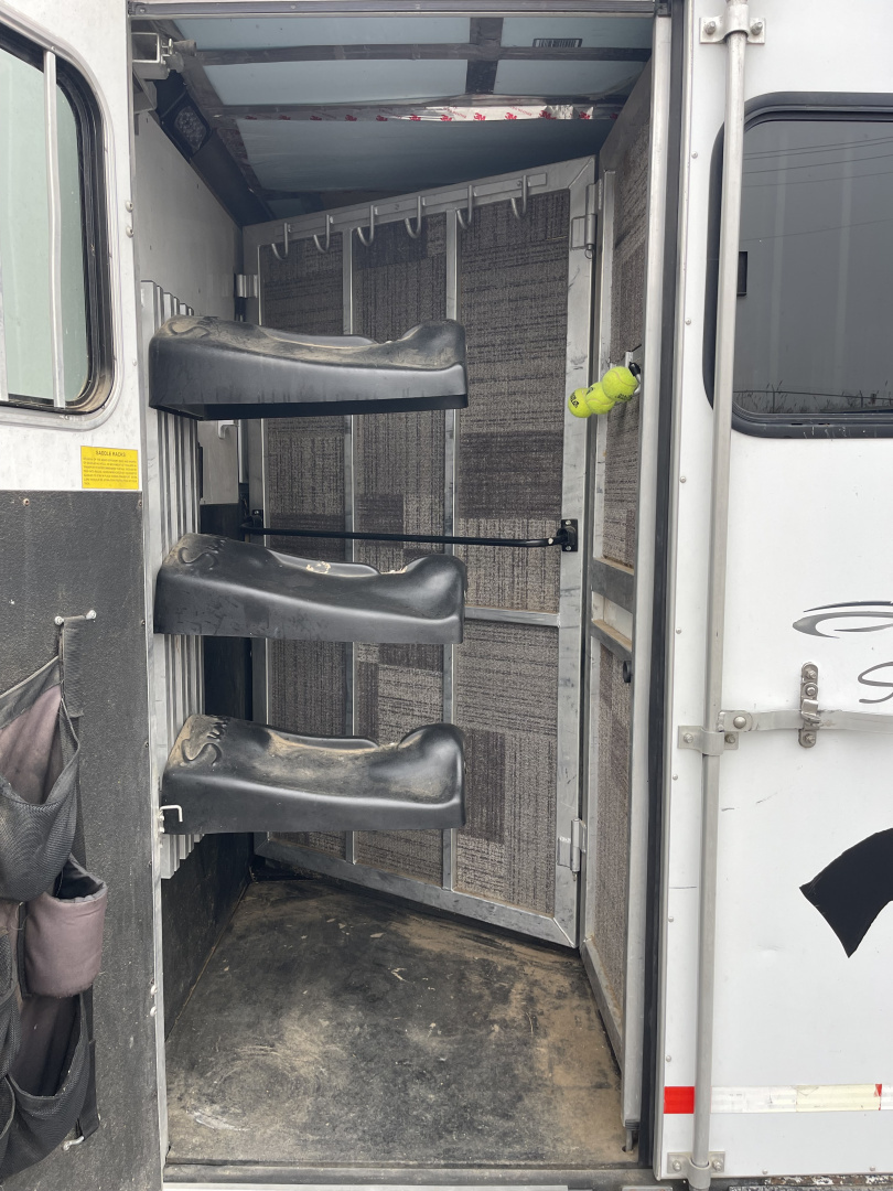 Used 2007 Sundowner SUNLITE 727 Horse Trailer