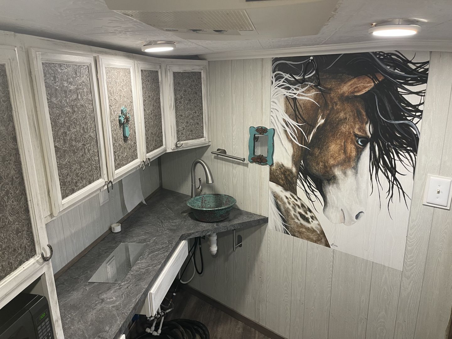 Used 2007 Sundowner SUNLITE 727 Horse Trailer