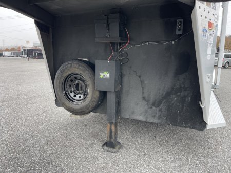 Used 2007 Sundowner SUNLITE 727 Horse Trailer