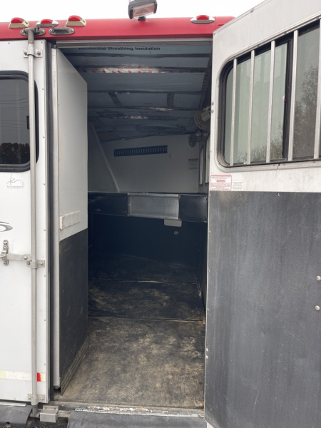 Used 2007 Sundowner SUNLITE 727 Horse Trailer
