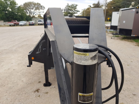 Used 2014 Load Max Gooseneck 102x30 Hydraulic Beaver tail 20K Deckover Trailer