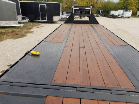 Used 2014 Load Max Gooseneck 102x30 Hydraulic Beaver tail 20K Deckover Trailer