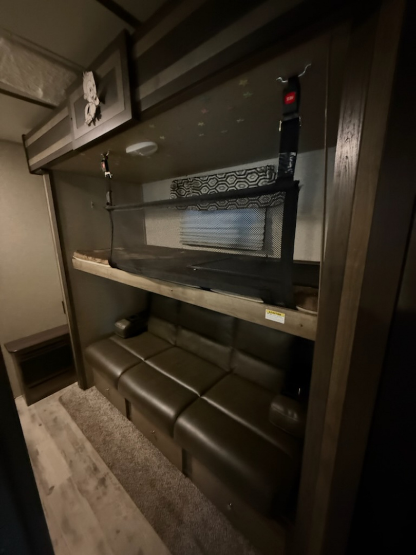 Used 2019 Keystone RV SPRINTER - CAMPFIRE Fifth Wheel