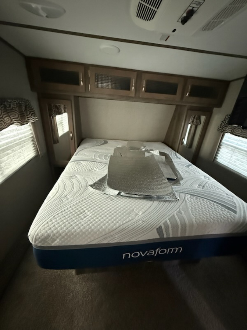 Used 2019 Keystone RV SPRINTER - CAMPFIRE Fifth Wheel