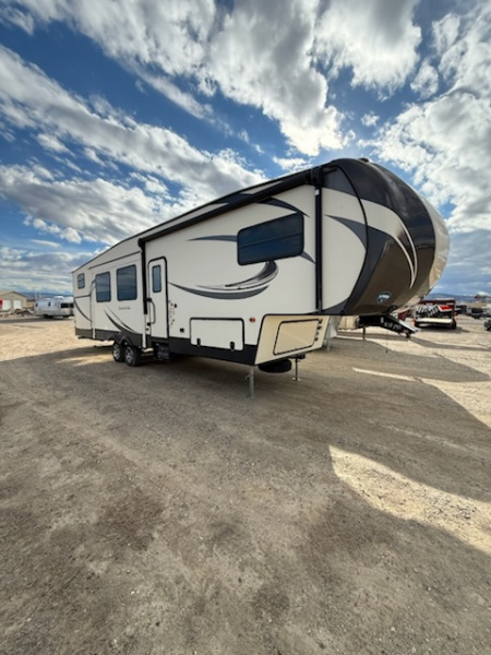 Used 2019 Keystone RV SPRINTER - CAMPFIRE Fifth Wheel