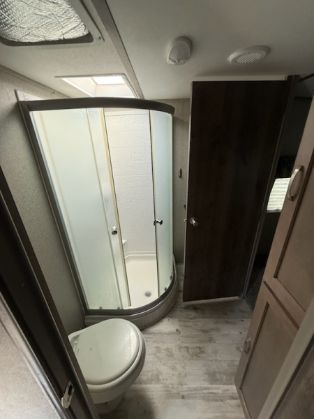 Used 2019 Keystone RV SPRINTER - CAMPFIRE Fifth Wheel