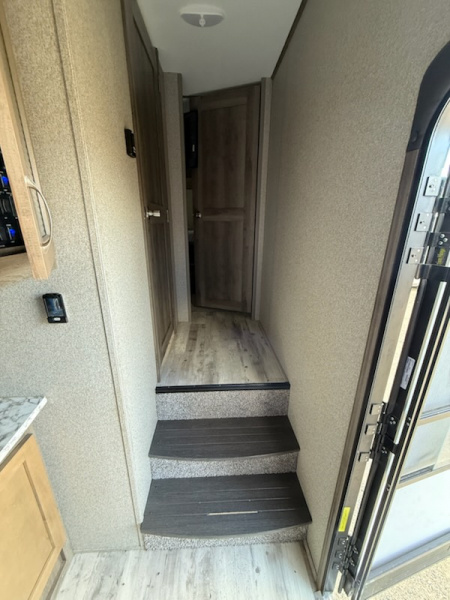 Used 2019 Keystone RV SPRINTER - CAMPFIRE Fifth Wheel