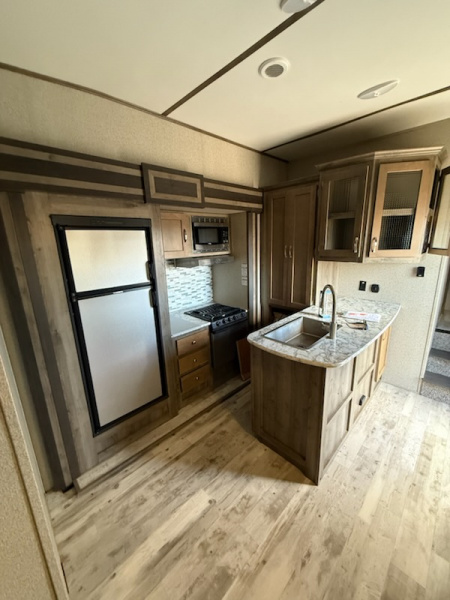 Used 2019 Keystone RV SPRINTER - CAMPFIRE Fifth Wheel