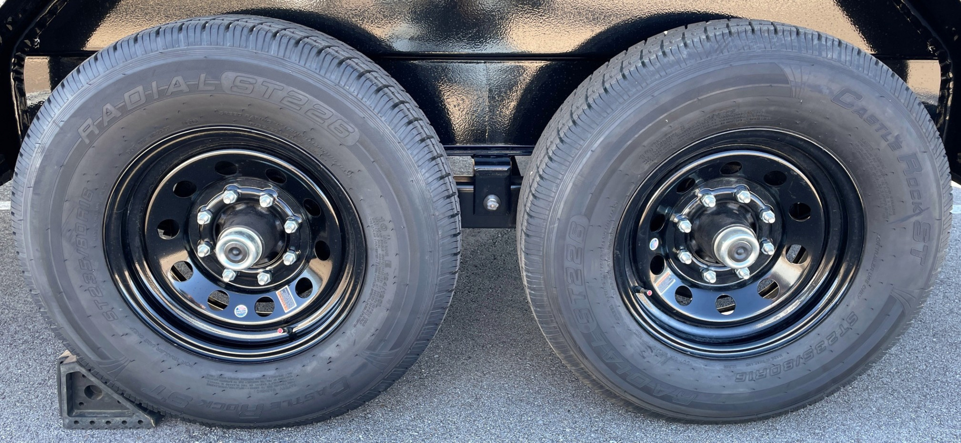 New Diamond C Baseline 14' HDU-207 Dump Trailer -14K GVWR, 36" Sides, Spare Tire, 14ply Tires