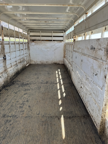Used 2015 Donahue 20' Stock Trailer