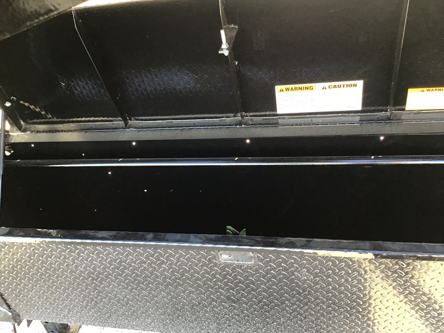 New 2026 Diamond C 82"x24' GN Hydraulically Dampened Tilt - HDT-GN210 Pacesetter Edition