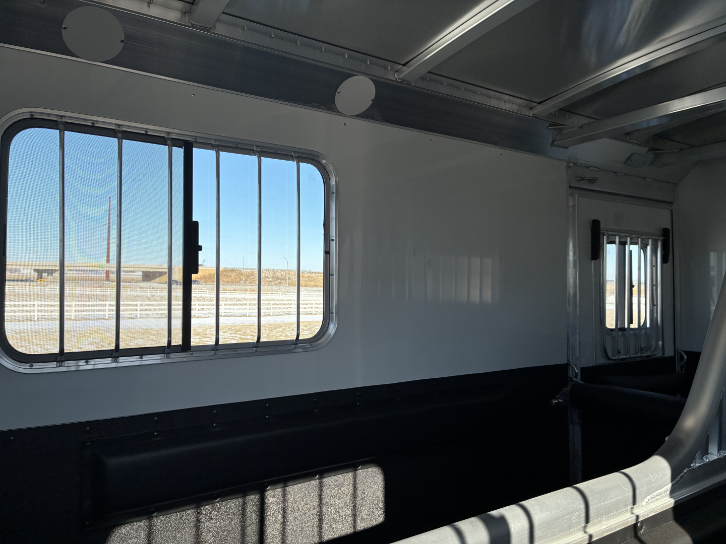 New 2027 4-Star 2H Straight Load GN Horse Trailer