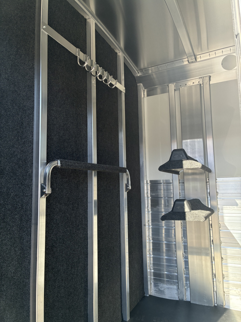 New 2027 4-Star 2H Straight Load GN Horse Trailer