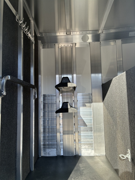 New 2027 4-Star 2H Straight Load GN Horse Trailer