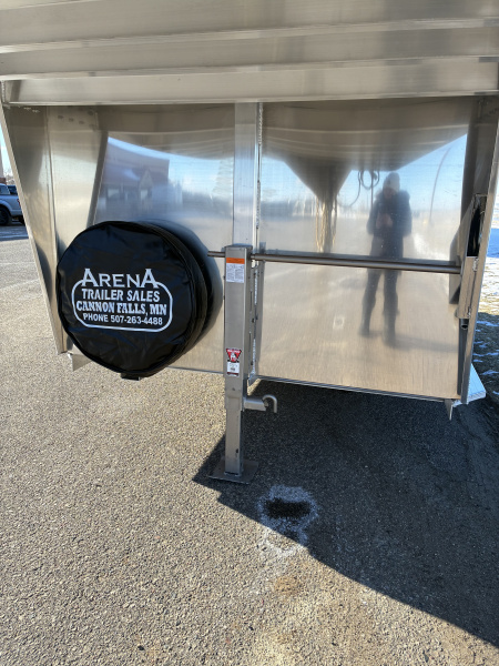 New 2027 4-Star 2H Straight Load GN Horse Trailer