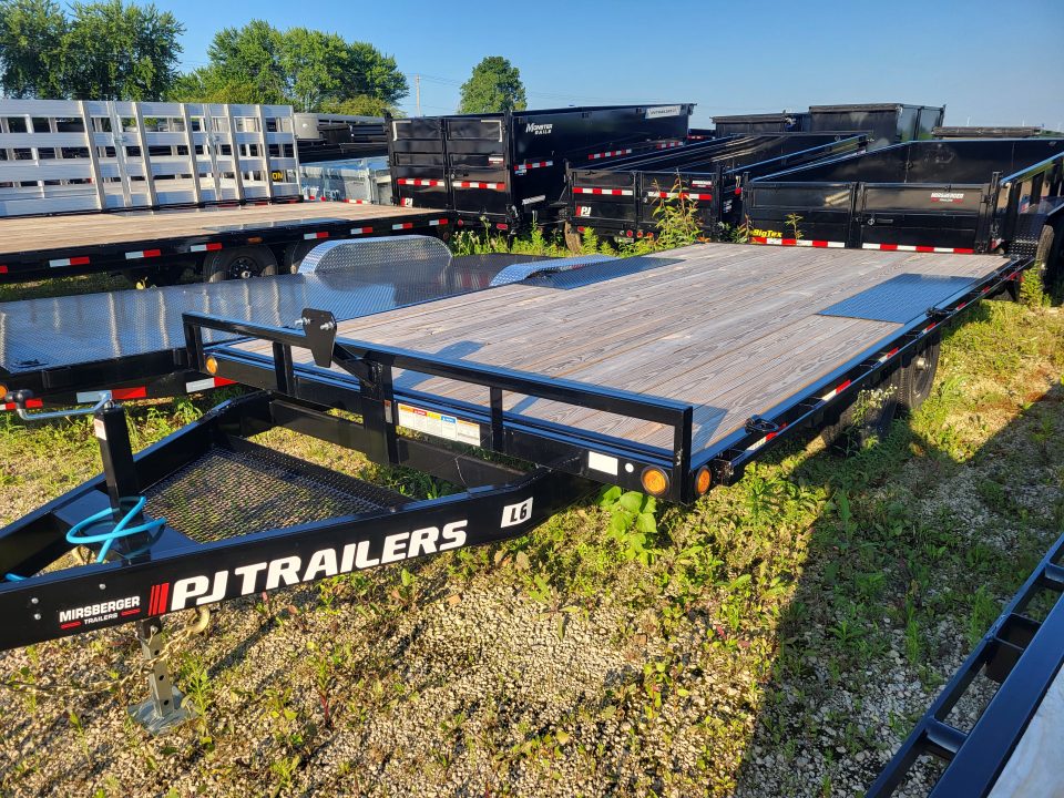 New 2026 PJ Trailers L6162