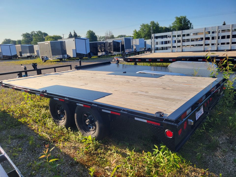 New 2026 PJ Trailers L6162
