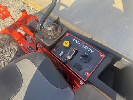 New 2026 Bad Boy ZT AVENGER 60" KAWASAKI BAZ60FR691 Lawn Mowers