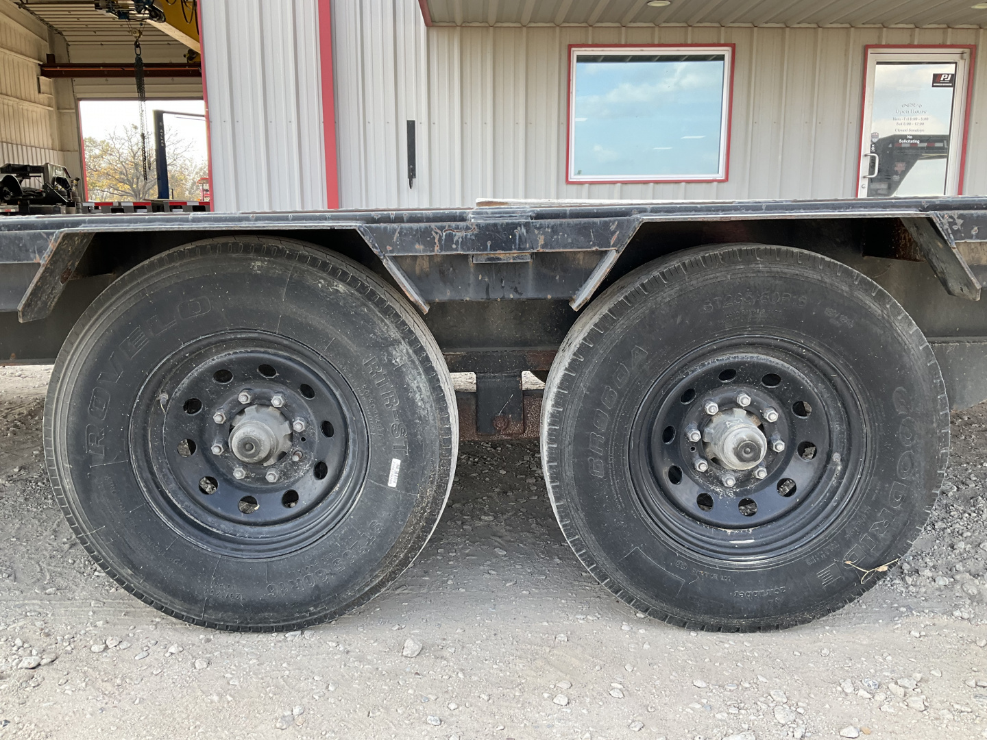 Used 2021 PJ 102"x30' Gooseneck Flatbed- LS