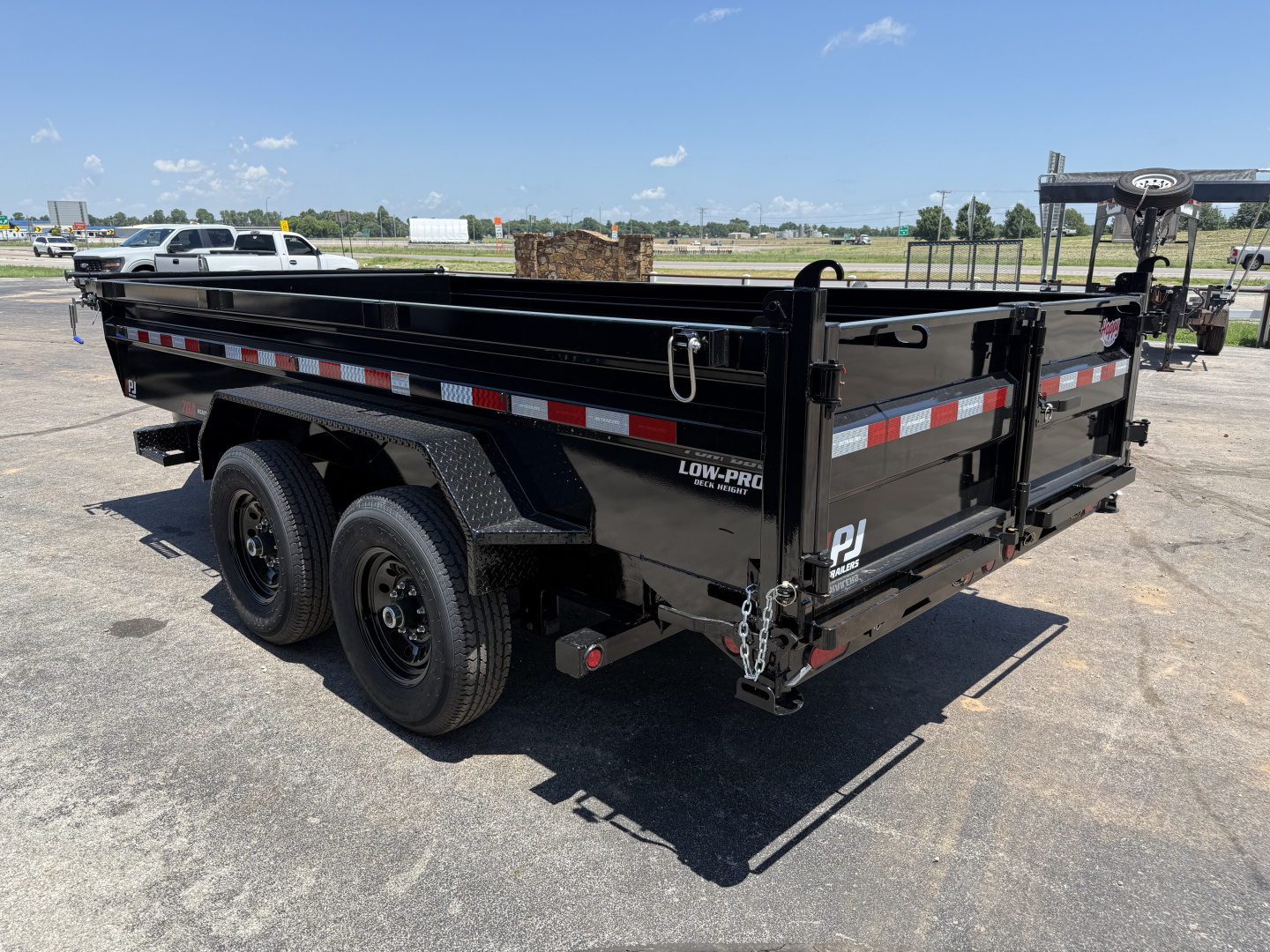 New 2026 PJ 83"x14' BP Tandem Axle Low Pro Dump w/ 24" Sides – DL