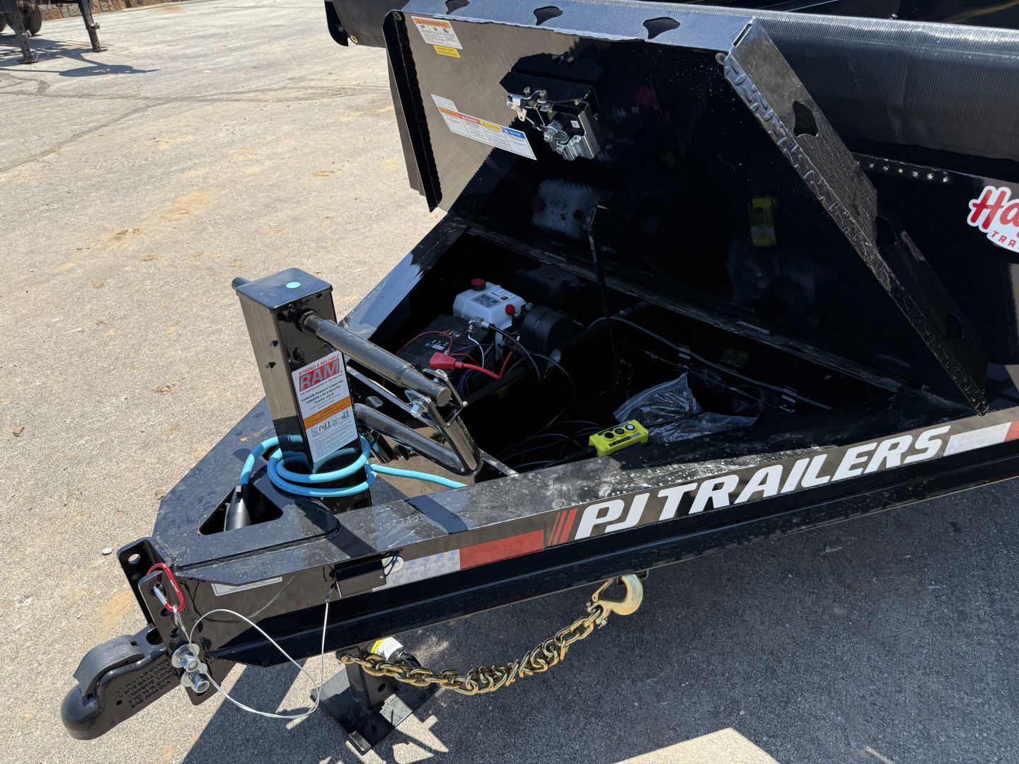 New 2026 PJ 83"x14' BP Tandem Axle Low Pro Dump w/ 24" Sides – DL