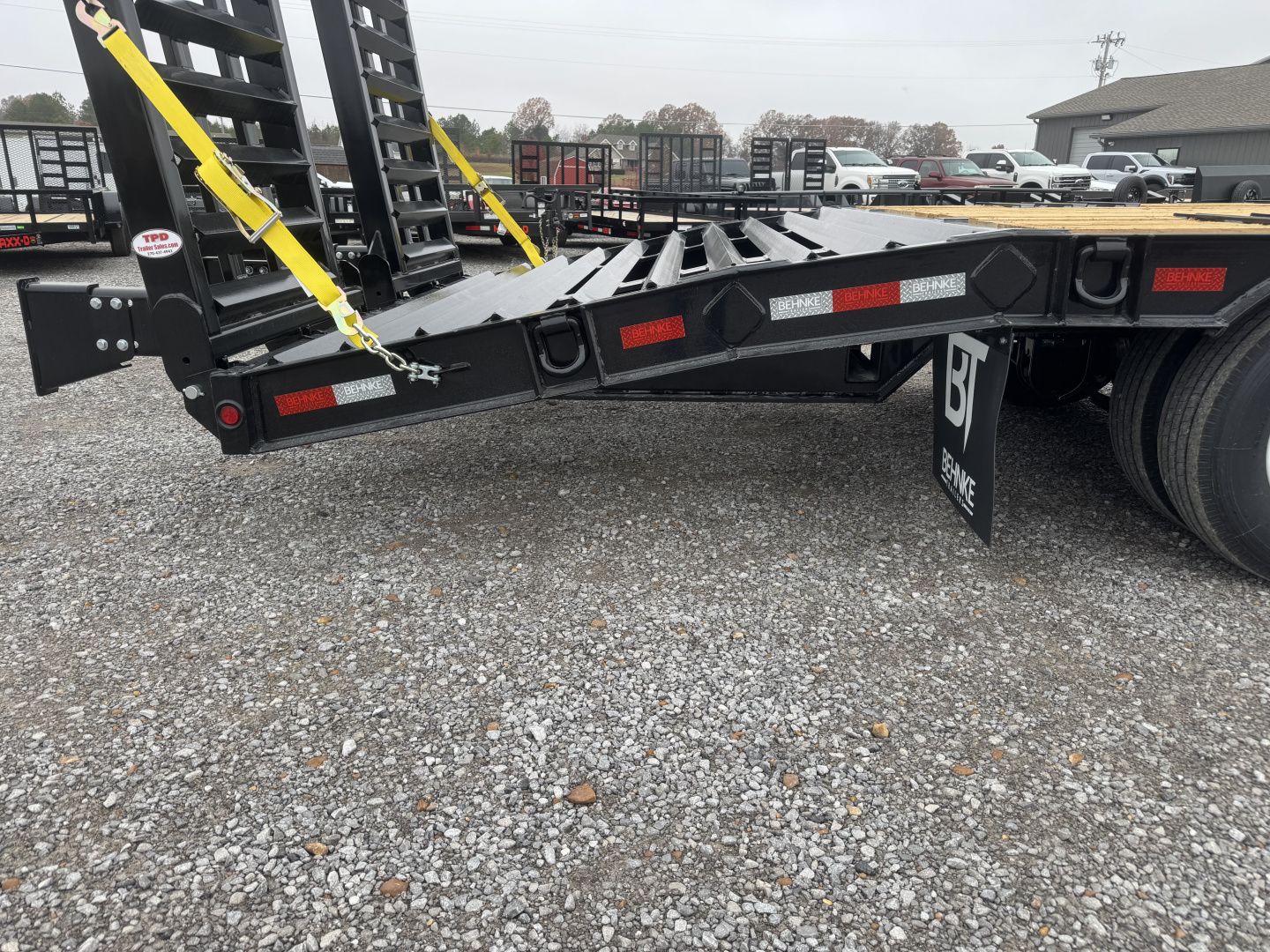 New 2026 Behnke 102"x31' 20 TON Pintle Hitch Tag Trailer *AIR RAMPS*