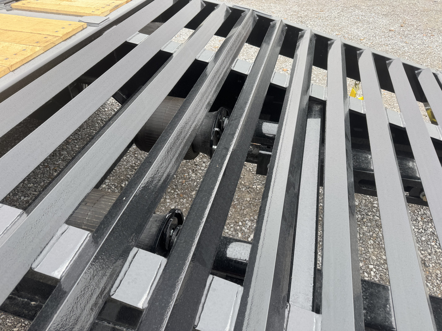 New 2026 Behnke 102"x31' 20 TON Pintle Hitch Tag Trailer *AIR RAMPS*