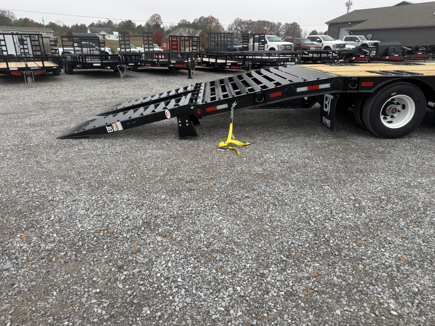 New 2026 Behnke 102"x31' 20 TON Pintle Hitch Tag Trailer *AIR RAMPS*