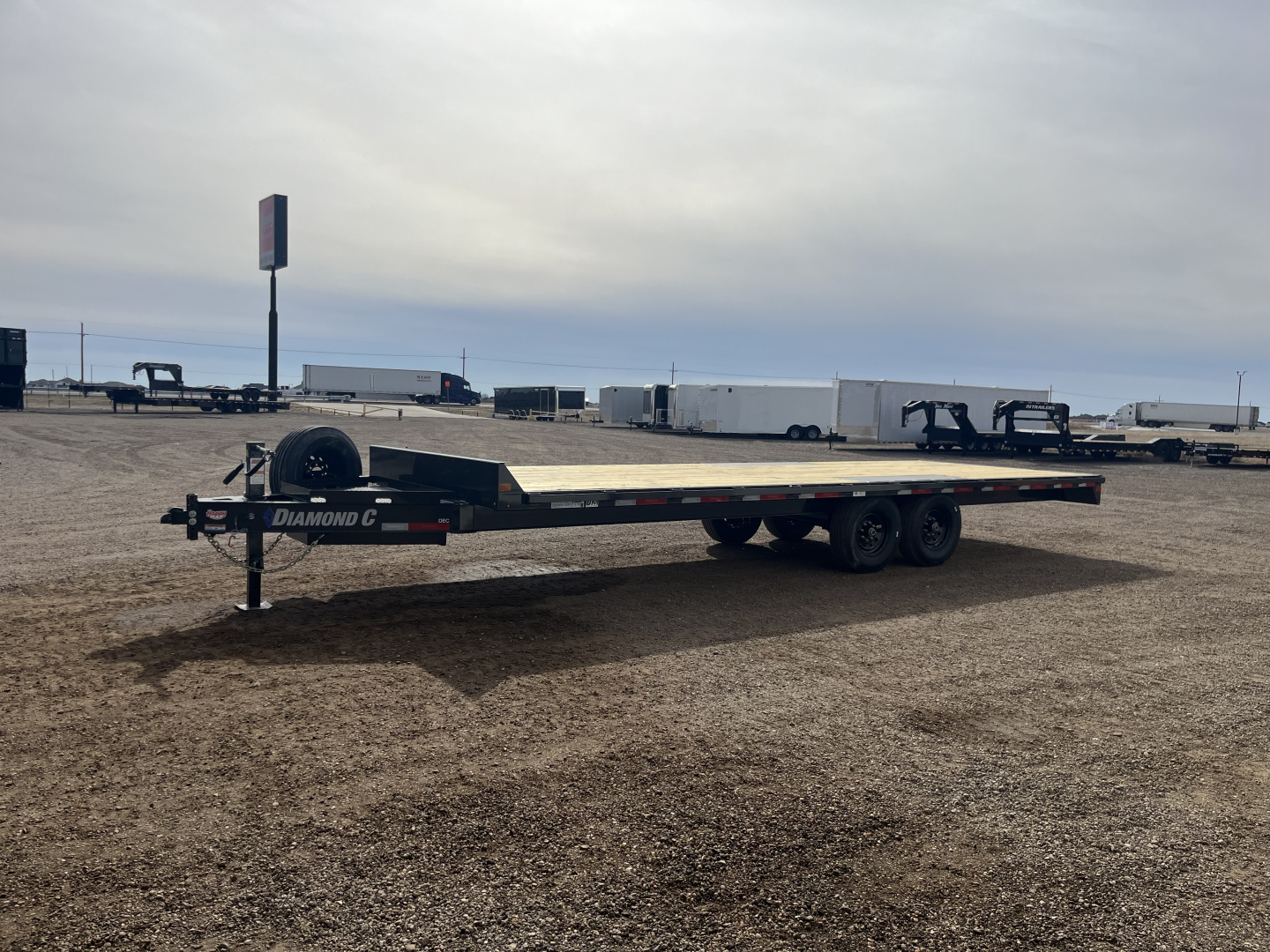 New 2026 Diamond C 102"x24' BP HD Deckover Equipment Trailer - DEC207