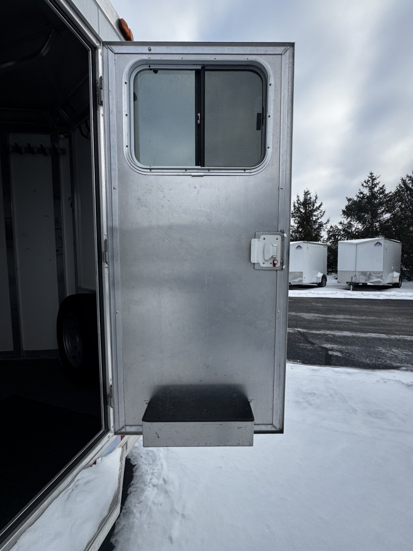 Used 2005 TA Dream Coach 2H Straight Load Bumper Pull