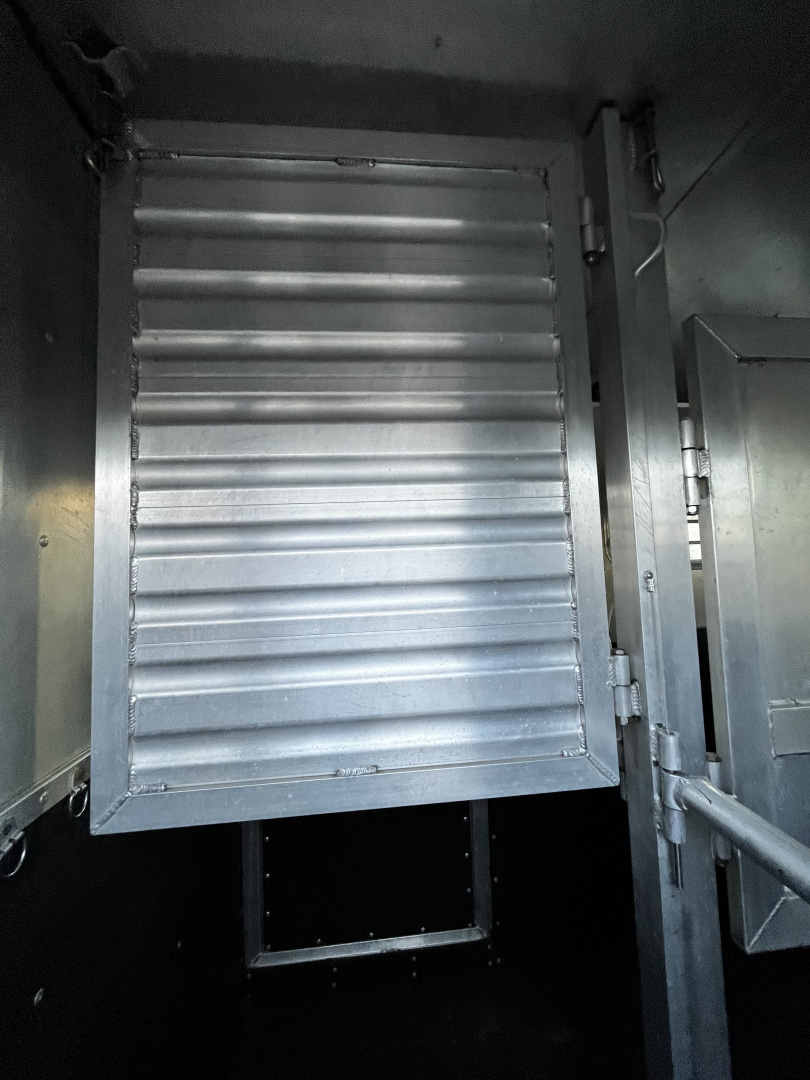 Used 2005 TA Dream Coach 2H Straight Load Bumper Pull